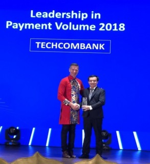 Techcombank dẫn đầu doanh số thanh toán qua thẻ Visa tại Việt Nam