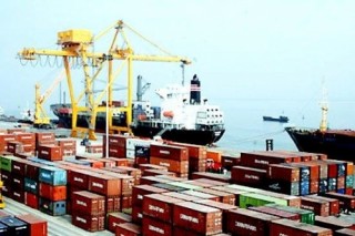 Tính chung 11 tháng xuất siêu khoảng 6,8 tỷ USD