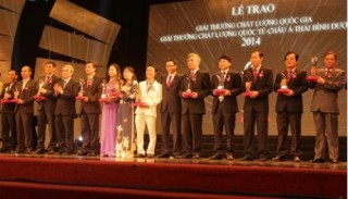 77 DN được tặng Giải thưởng Chất lượng Quốc gia năm 2015