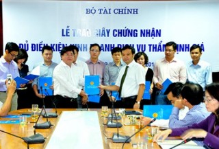 30 DN đầu tiên được trao chứng nhận đủ điều kiện thẩm định giá