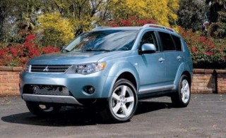 Triệu hồi xe Mitsubishi Outlander và Lancer nhập khẩu để khắc phục lỗi