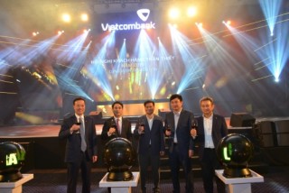 Vietcombank “Cùng vươn ra biển lớn”