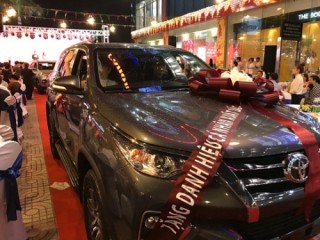 CT Group thưởng xe hơi và nhà cho nhân viên