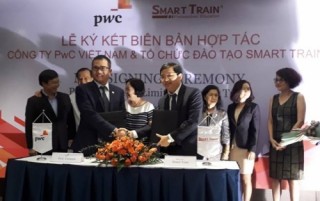 PwC hợp tác với Smart Train