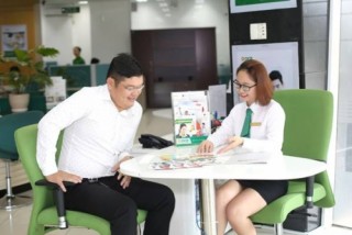 Tặng lãi suất cho khách hàng gửi tiết kiệm cuối năm