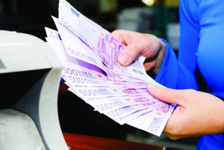 Được một mất ba