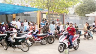 Doanh nghiệp điêu đứng vì chính quyền yêu cầu dừng hoạt động?