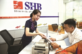 Ứng phó với dịch Covid-19: Tặng bảo hiểm, đẩy mạnh giao dịch online