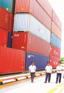 Khơi thông cảng tắc, gỡ mắc cảng ế