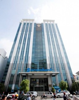 Giữa khó khăn, Sacombank khẳng định vị thế “ông lớn”