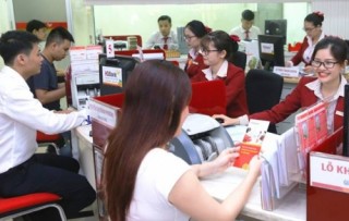 Gửi tiết kiệm, thêm lãi suất đến 7,6%/năm