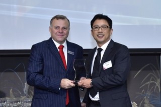 VPBank dành giải Dịch vụ ngân hàng vừa và nhỏ tốt nhất Việt Nam 2015