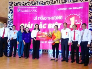 Agribank trao giải thưởng trị giá 1 tỷ đồng tại An Giang