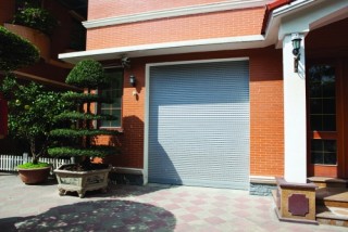 Cửa cuốn Eurowindow - Lựa chọn an toàn cho các công trình biệt thự, nhà phố