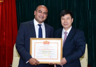 Prudential Finance nhận danh hiệu “Tập thể lao động xuất sắc”
