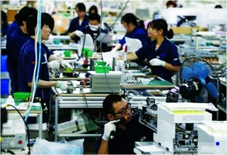 Bảo hiểm và bài toán thu hút đầu tư