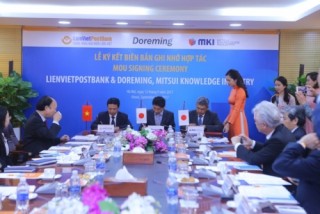 Hai đối tác Nhật Bản ký kết sử dụng sản phẩm Ví Việt