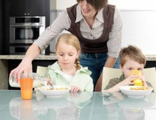 Hỗ trợ dịch vụ chăm sóc trẻ, doanh nghiệp thu về lợi ích kinh tế