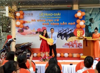 SHB trao tặng 51 xe Honda Lead cho khách hàng