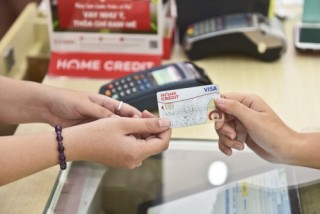 Công ty tài chính tiêu dùng 'đua' phát hành thẻ cho vay