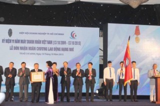 Tôn vinh 100 Doanh nghiệp tiêu biểu năm 2015