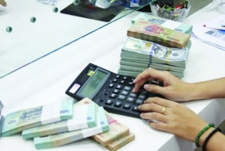 Gửi tiền ngân hàng, được chơi chứng khoán