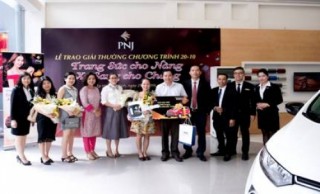 PNJ trao thưởng cho khách hàng