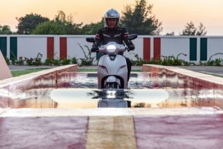 VinFast ra mắt xe tay ga điện Klara: Khả năng chống ngập cao, nhiều công nghệ hiện đại