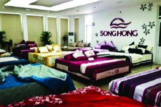 May Sông Hồng: Tựa lưng vào FOB