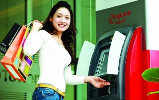 Cuối năm thanh toán thẻ được giảm lãi và phí