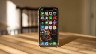 Học Samsung, Apple định một năm ra iPhone 2 lần
