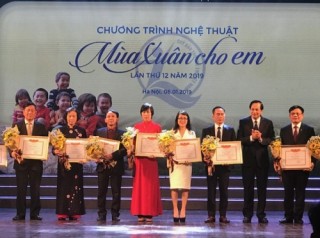 Bảo hiểm Dai-ichi Việt Nam nhận Bằng khen của Bộ LĐTB&XH