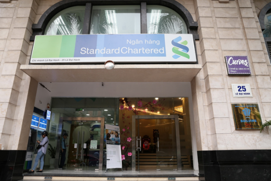 Fitch nâng triển vọng của Standard Chartered Việt Nam lên mức tích cực