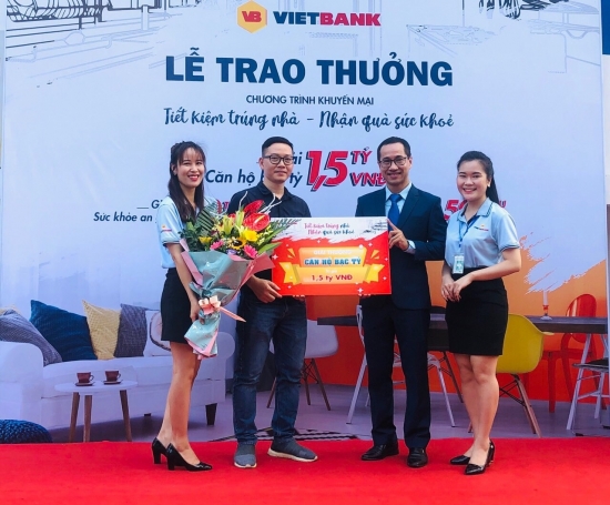 Vietbank trao căn hộ bạc tỷ cho khách hàng gửi tiết kiệm