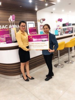 BAC A BANK trao thưởng cho khách hàng