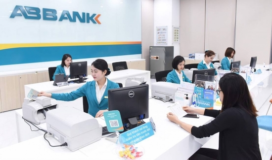 ABBANK tăng thu từ dịch vụ
