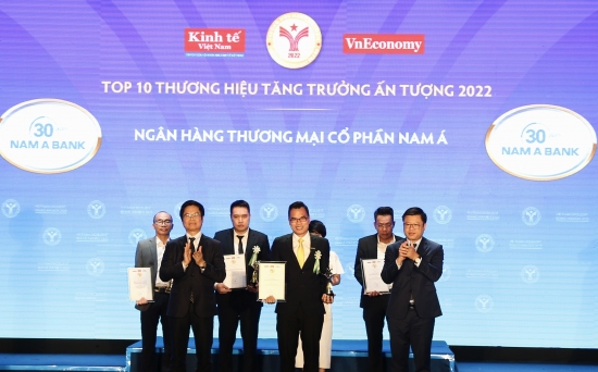 Nam A Bank  lọt Top 10 thương hiệu tăng trưởng ấn tượng 2022