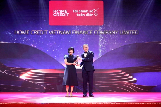 Home Credit nhận giải Thương hiệu truyền cảm hứng