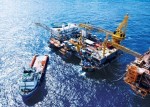 Doanh nghiệp dầu khí “ngồi trên đống lửa”
