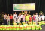 Big C tặng quà cho trẻ em có hoàn cảnh khó khăn nhân dịp Tết thiếu nhi