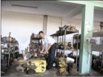 Giàu lên từ… phá máy