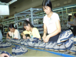 Lo da giày thất thế trên sân nhà