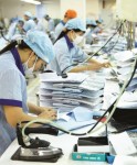Kinh tế ngày càng “phụ thuộc”… giới nữ