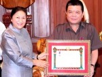 Lào trao tặng huân chương cho ngân hàng BIDV