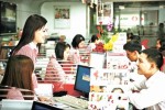 Nhân viên ngân hàng “vắt” mồ hôi để nhận lương