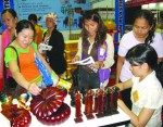 Tăng tiêu thụ hàng dịp cuối năm