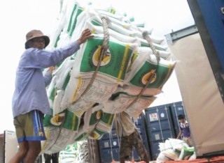Cầu thị để phát triển