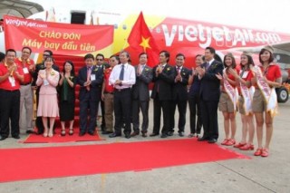 Sải cánh bay trong bầu trời mở