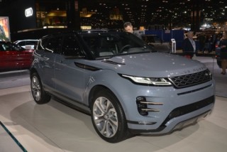 Range Rover Evoque 2020 có giá từ khoảng 985 triệu đồng
