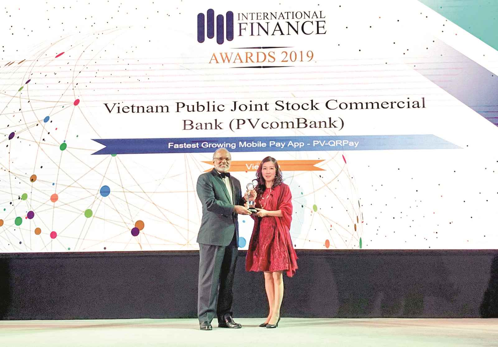 PVcomBank nhận liên tiếp 2 giải thưởng quốc tế